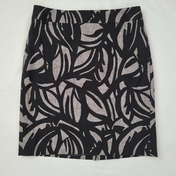 Ann Taylor Petite Women's Palm Print Pencil Skirt Size 6P - Picture 1 of 11